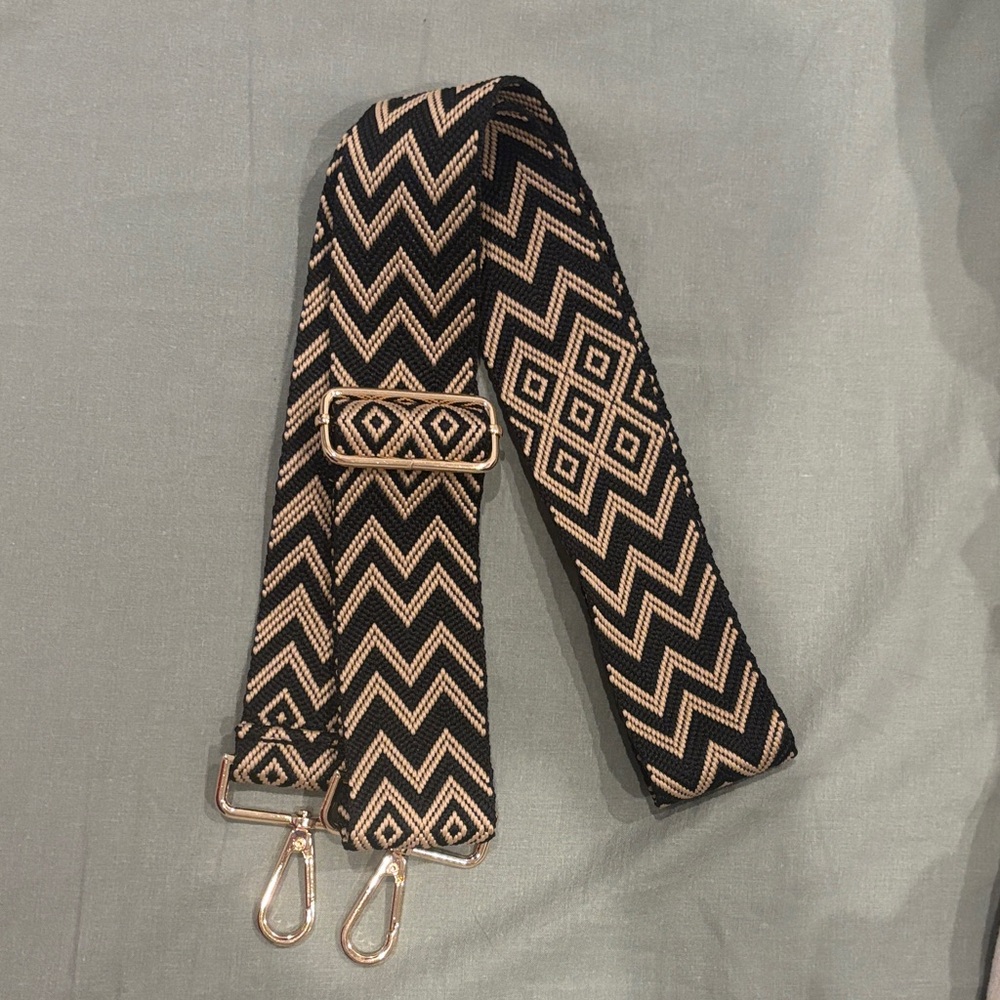 NWOT Geometric Black and Tan Bag Strap